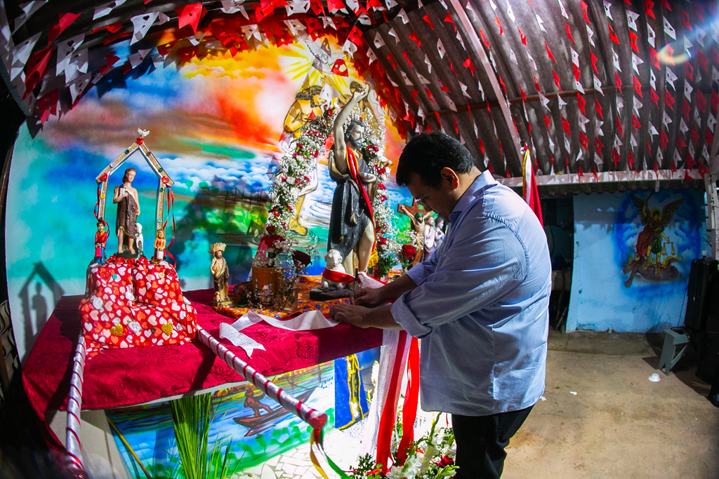 Banho de S&atilde;o Jo&atilde;o leva multid&atilde;o &agrave;s margens do rio Paraguai e celebra mais de 140 anos de devo&ccedil;&atilde;o