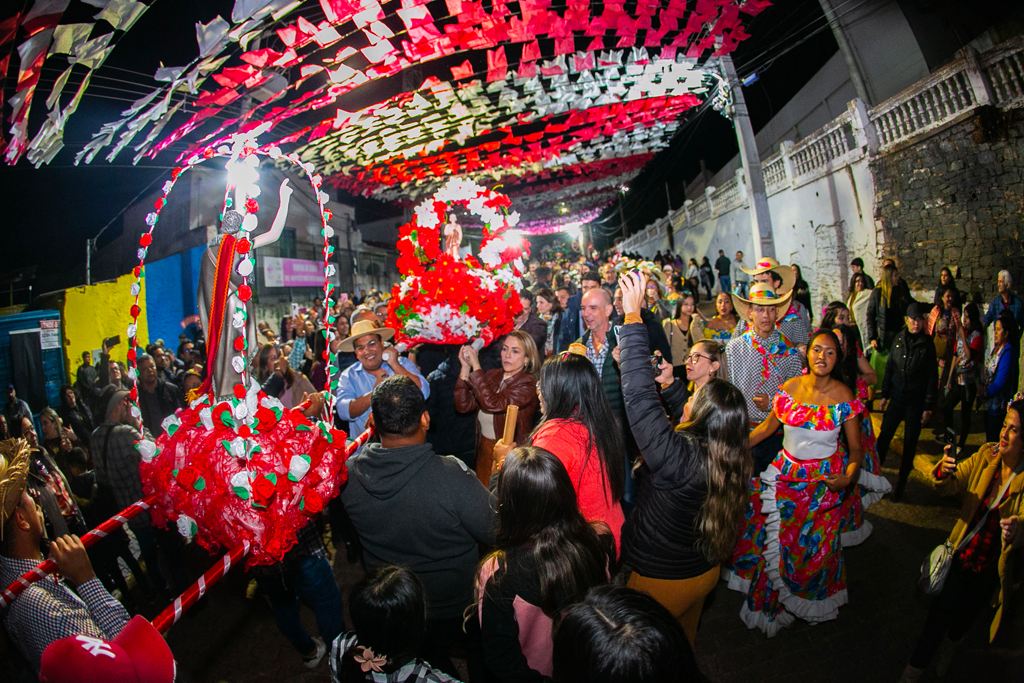 Banho de São João leva multidão às margens do rio Paraguai e celebra mais de 140 anos de devoção