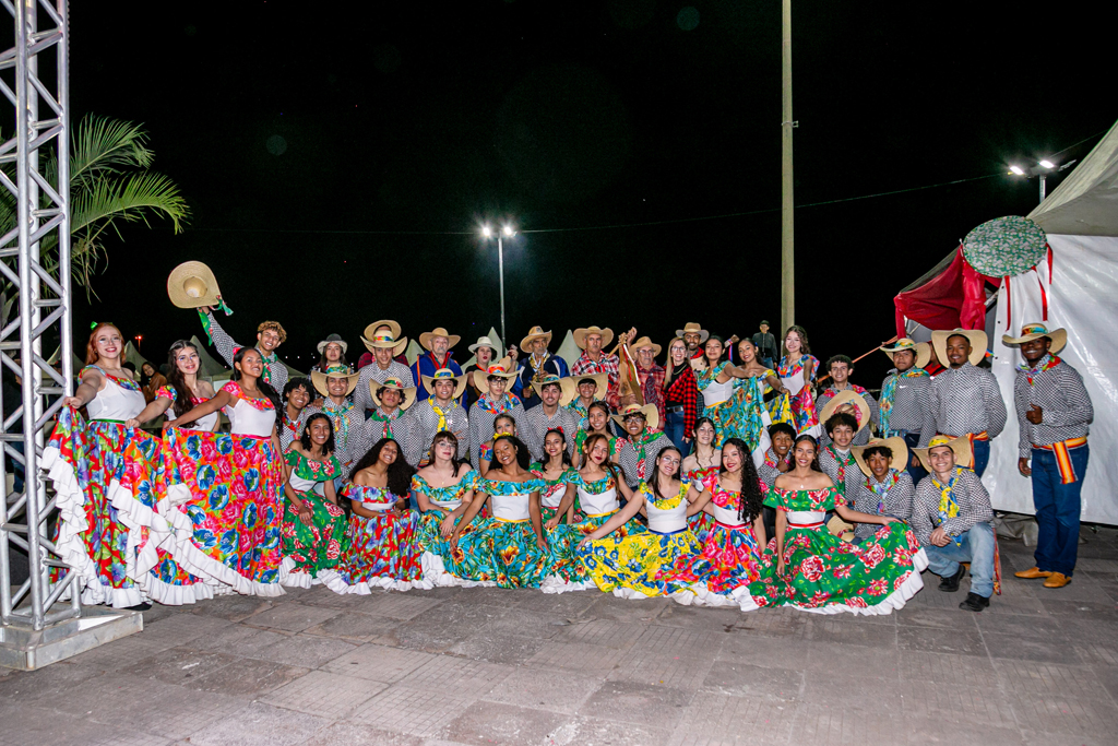 Banho de São João leva multidão às margens do rio Paraguai e celebra mais de 140 anos de devoção
