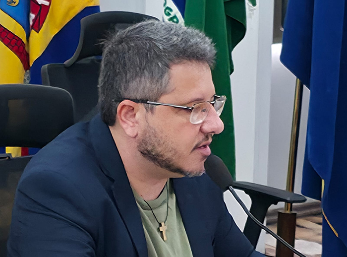 Projeto de Cazarin prop&otilde;e homenagens a pessoas que se destacam no combate ao feminic&iacute;dio