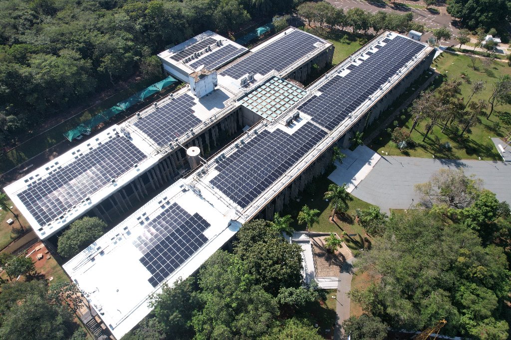 ALEMS Sustent&aacute;vel: Usina geradora de energia fotovoltaica &eacute; inaugurada