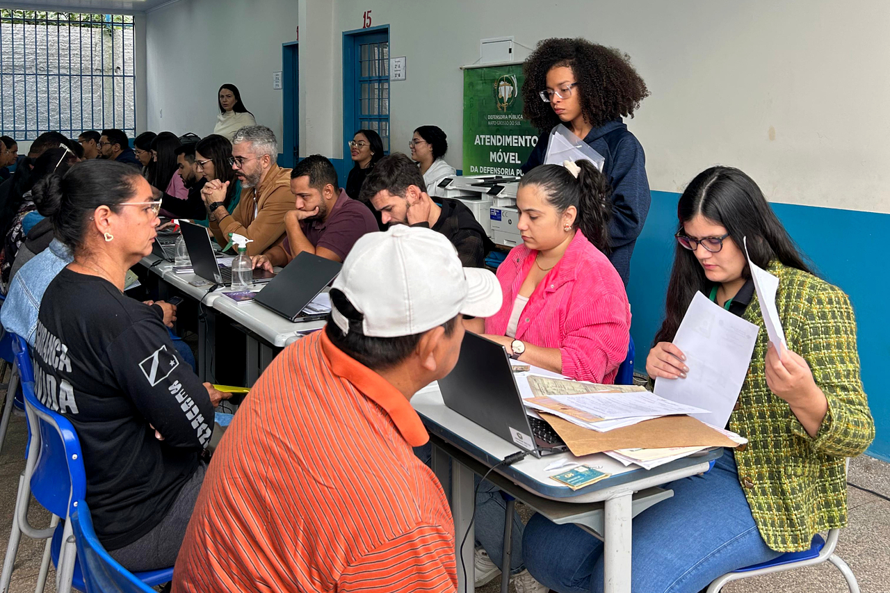 Van dos Direitos atende 173 cidad&atilde;s e cidad&atilde;os de Lad&aacute;rio 