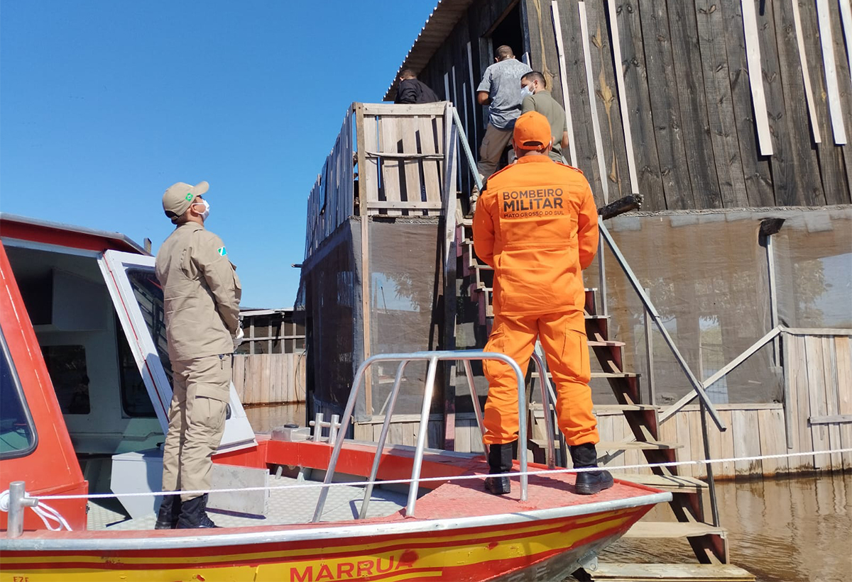 Corpo em estado de decomposição foi encontrado em palafita perto da ponte de captação em Corumbá