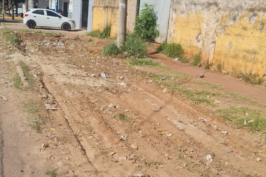 Prefeitura de Corumbá realiza limpeza em ponto crítico de descarte irregular