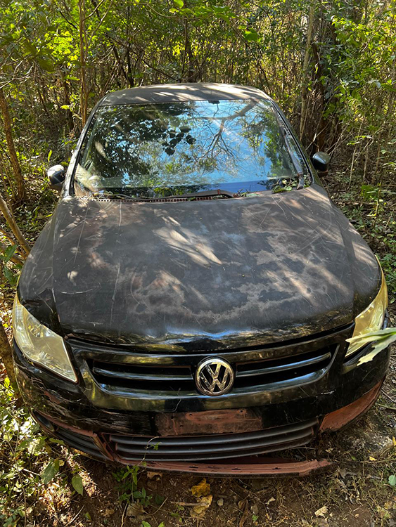 Polícia Militar localiza e recupera veículo furtado em área de mata em Ladário