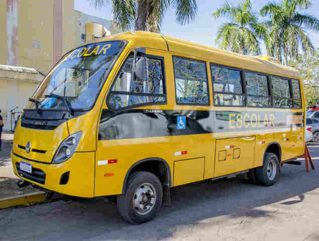 SEMED recebe novo &ocirc;nibus escolar com apoio do Governo de MS