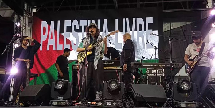 Proje&ccedil;&atilde;o de bandeira da Palestina em show em SP &eacute; interrompida e banda denuncia censura
