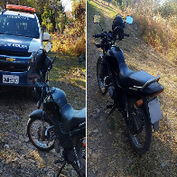 Moto furtada em Lad&aacute;rio &eacute; recuperado por policiais militares ap&oacute;s den&uacute;ncia de populares