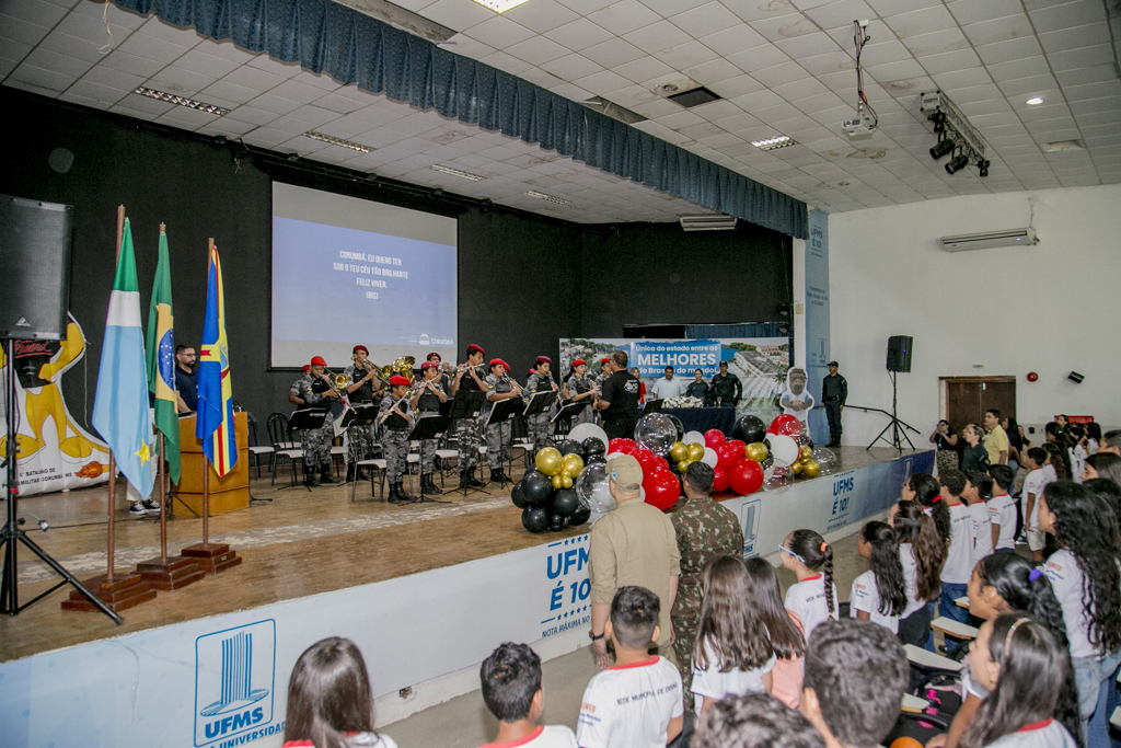 Mobiliza&ccedil;&atilde;o escolar marca formatura do PROERD em Corumb&aacute;