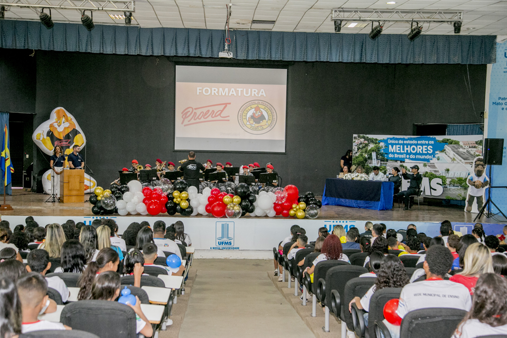 Mobiliza&ccedil;&atilde;o escolar marca formatura do PROERD em Corumb&aacute;