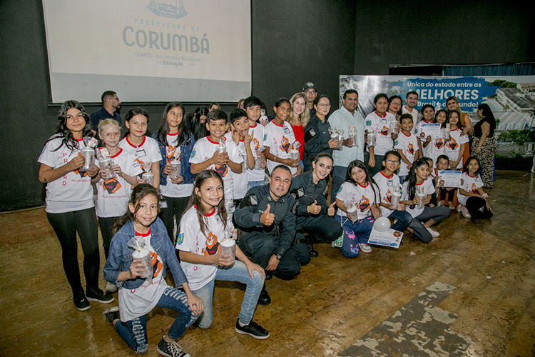 Mobiliza&ccedil;&atilde;o escolar marca formatura do PROERD em Corumb&aacute;