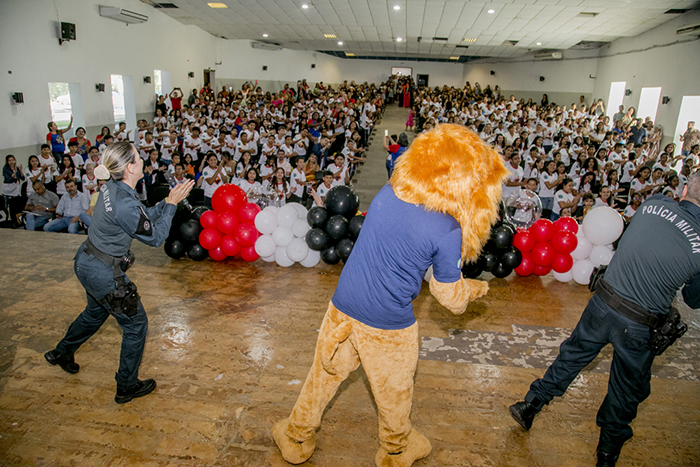 Mobiliza&ccedil;&atilde;o escolar marca formatura do PROERD em Corumb&aacute;