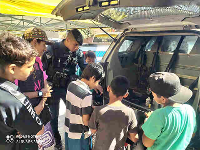 Pol&iacute;cia Militar realiza a&ccedil;&atilde;o comunit&aacute;ria com jovens e crian&ccedil;as em Lad&aacute;rio e refor&ccedil;a v&iacute;nculo com a popula&ccedil;&atilde;o