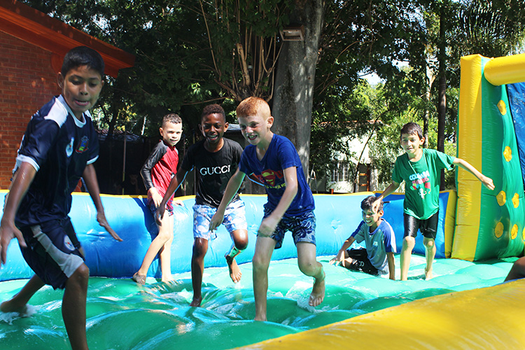 Cidade Dom Bosco realiza Col&ocirc;nia de F&eacute;rias com programa&ccedil;&atilde;o at&eacute; 30 de julho para crian&ccedil;as e adolescentes