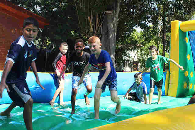 Cidade Dom Bosco realiza Col&ocirc;nia de F&eacute;rias com programa&ccedil;&atilde;o at&eacute; 30 de julho para crian&ccedil;as e adolescentes