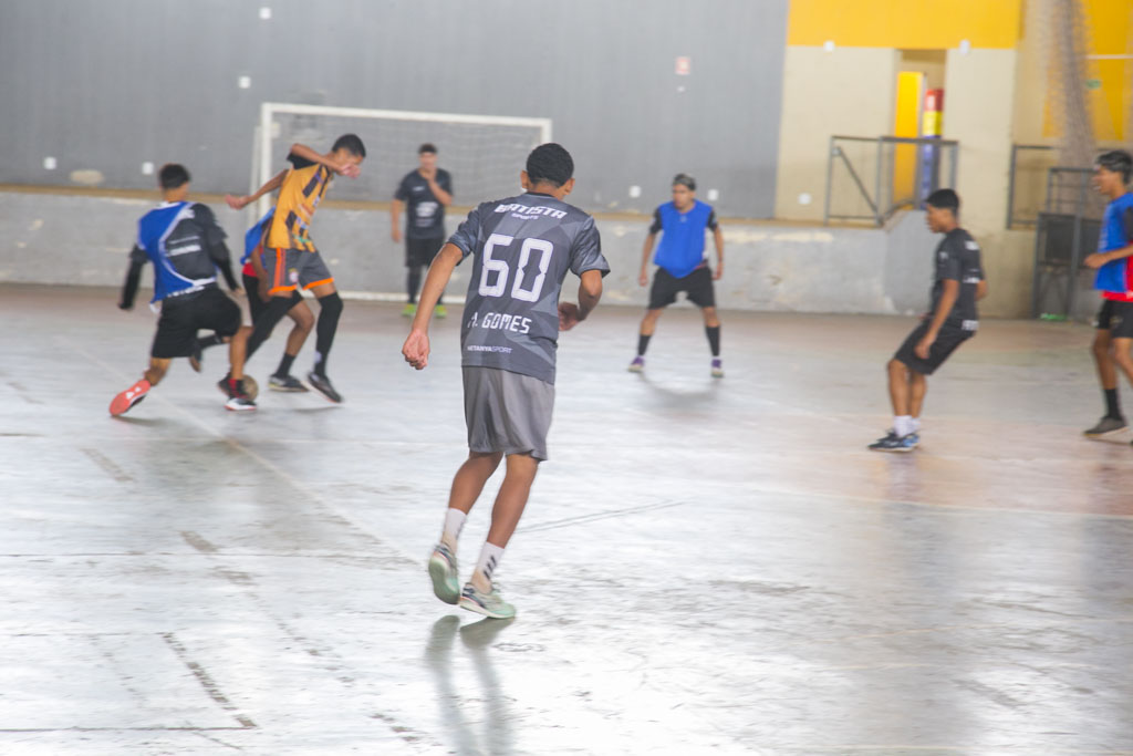 Projeto Gera&ccedil;&atilde;o Ol&iacute;mpica leva atletas de Corumb&aacute; a torneio nacional de futsal