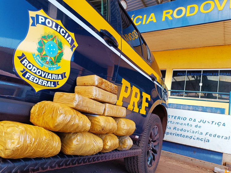 PRF apreende 11,8 kg de skunk em itiner&aacute;rio na BR-262
