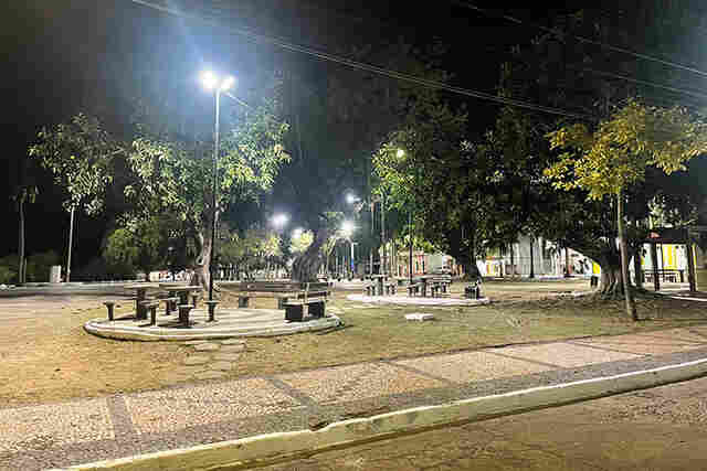 Prefeitura disponibiliza canal para reparos na ilumina&ccedil;&atilde;o p&uacute;blica e inicia PPP