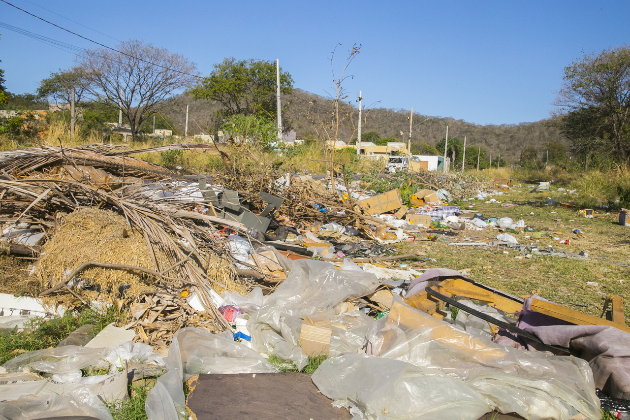 Prefeitura intensifica limpeza urbana e divulga cronograma de coleta de res&iacute;duos 