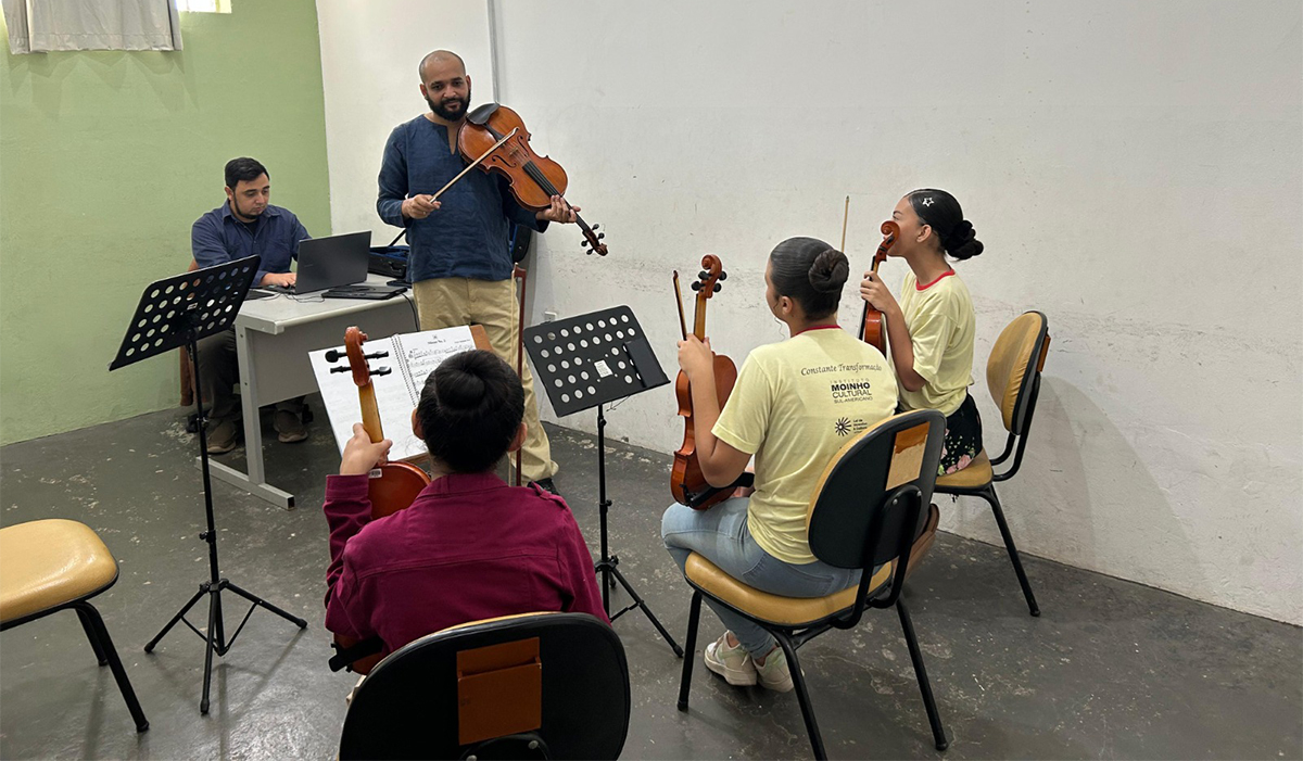 Da orquestra para a sala de aula: Brenner Rozales retorna a MS como novo professor de viola do Moinho Cultural