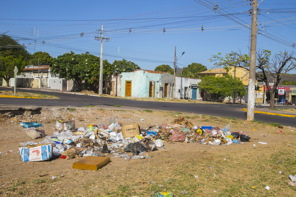 Prefeitura intensifica limpeza urbana e divulga cronograma de coleta de res&iacute;duos 