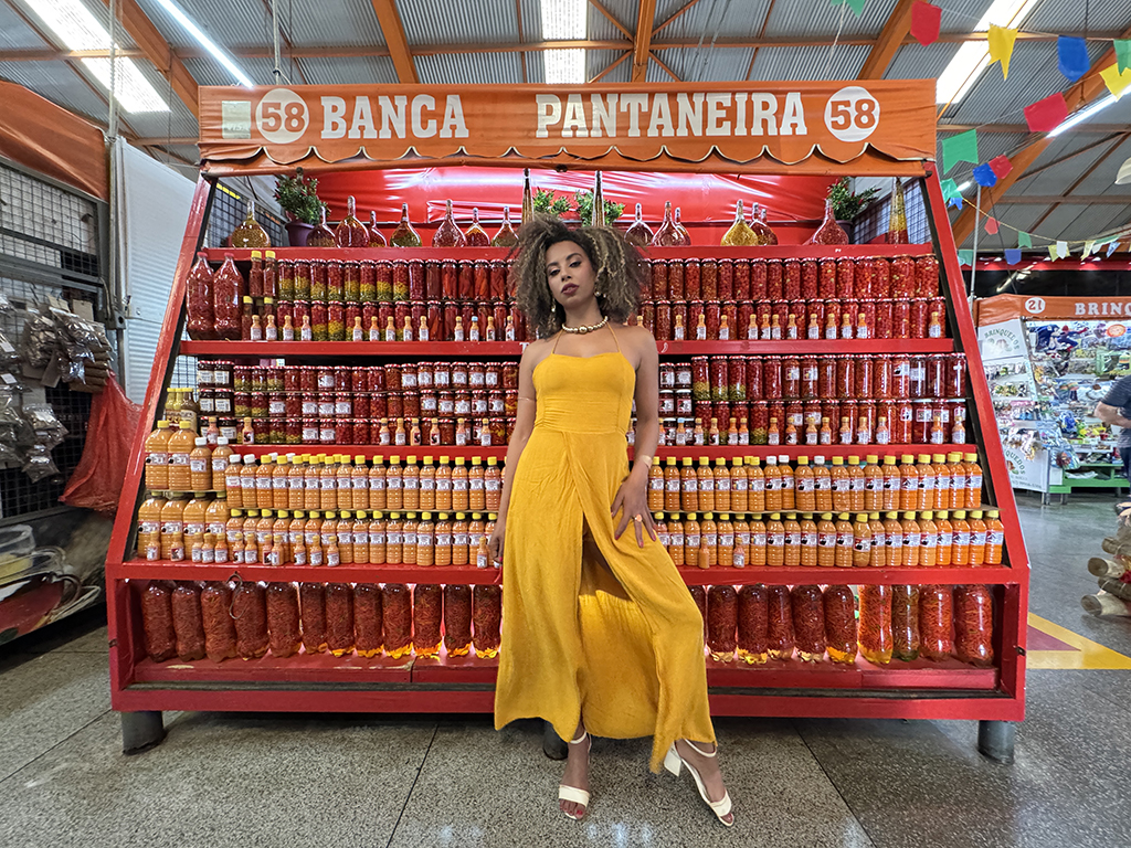 Cantora Mel Dias lan&ccedil;a &lsquo;Pimenta&rsquo; para mostrar for&ccedil;a da mulher preta pantaneira