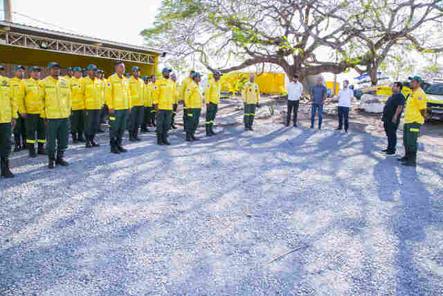 Prefeito visita base do Prevfogo e destaca import&acirc;ncia da brigada na prote&ccedil;&atilde;o do Pantanal