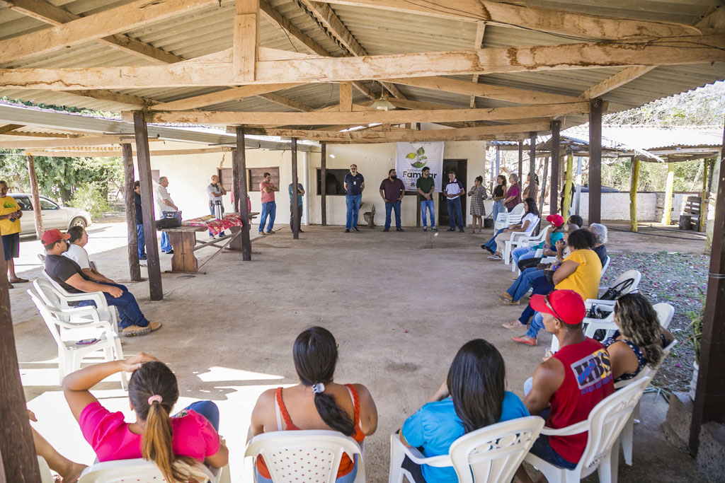 Prefeitura participa de Dia de Campo sobre variedades de feijão no Assentamento Taquaral