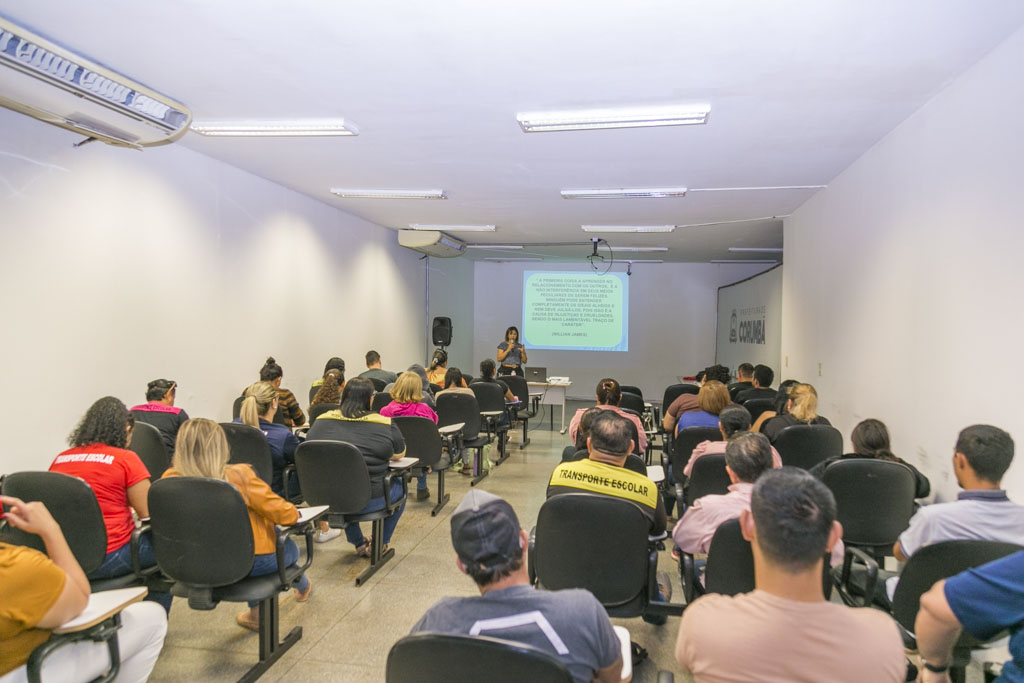 Munic&iacute;pio encerra capacita&ccedil;&atilde;o de monitores de transporte escolar para atendimento inclusivo