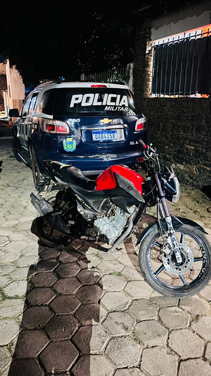 Homem &eacute; detido por viol&ecirc;ncia dom&eacute;stica e furto de moto pela PM em Corumb&aacute;