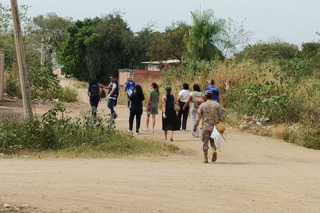 Campanha binacional vacina mais de 1,7 mil animais contra a raiva na Bol&iacute;via