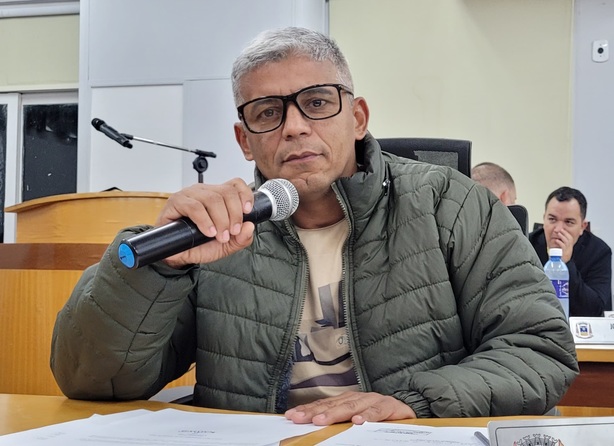 Edinaldo pede provid&ecirc;ncias para melhorar trafegabilidade em via localizada no Guan&atilde;