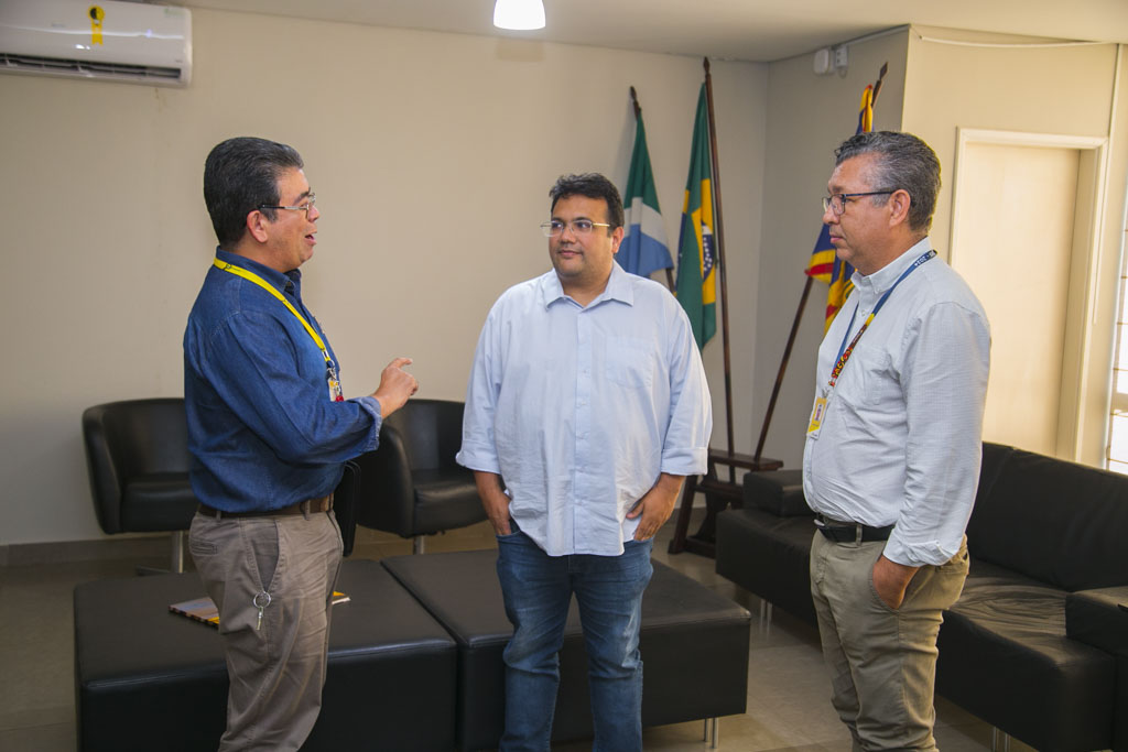 Prefeito Dr. Gabriel discute solu&ccedil;&otilde;es log&iacute;sticas com superintendente dos Correios em Mato Grosso do Sul