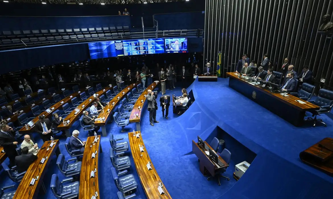 Senado aprova isen&ccedil;&atilde;o de IR para quem ganha at&eacute; dois sal&aacute;rios-m&iacute;nimos 