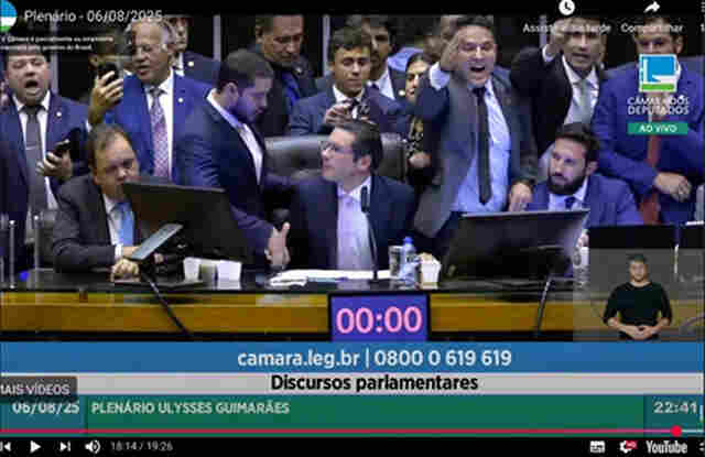 Camila Jara nega agress&atilde;o a Nikolas Ferreira e denuncia campanha de &oacute;dio ap&oacute;s tumulto no plen&aacute;rio