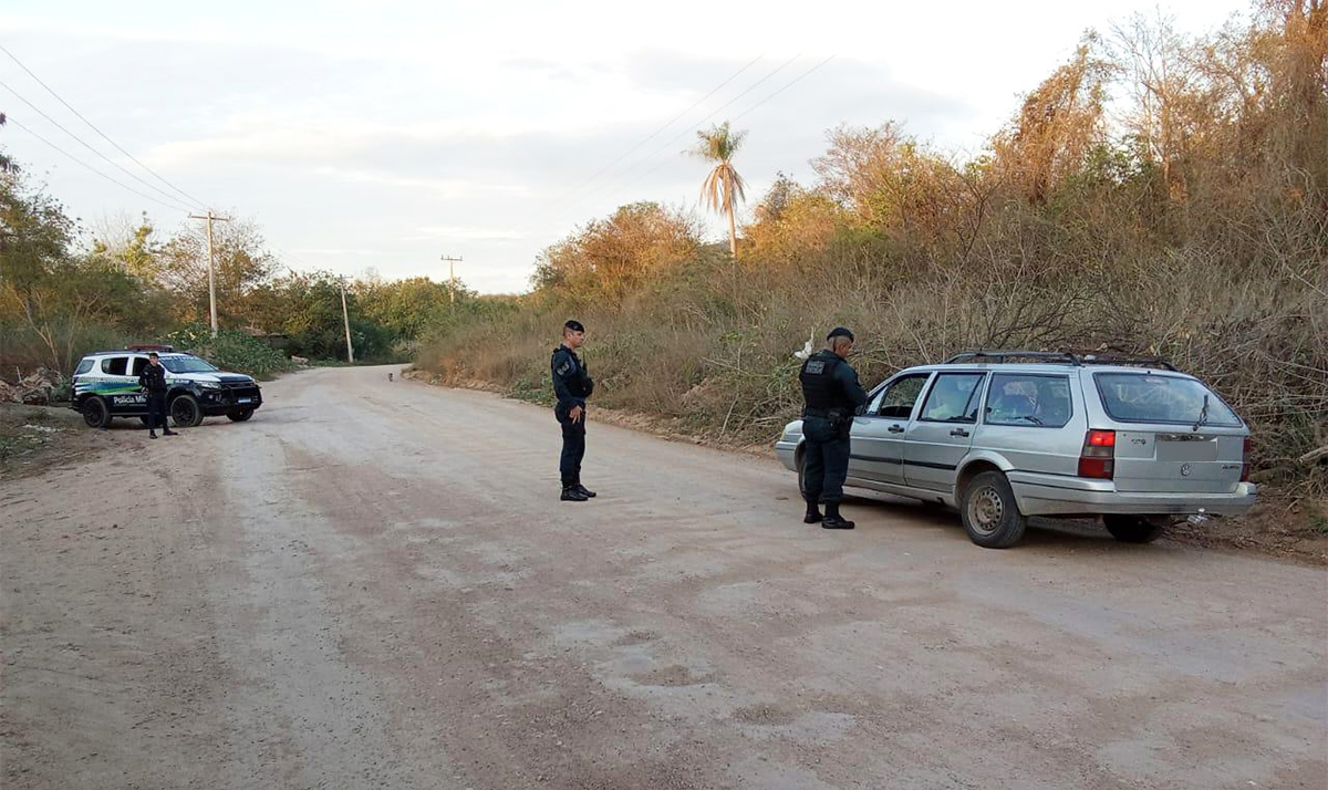 Opera&ccedil;&atilde;o conjunta entre Pol&iacute;cia Militar e Boliviana refor&ccedil;a fiscaliza&ccedil;&atilde;o e coibi crimes transfronteiri&ccedil;os