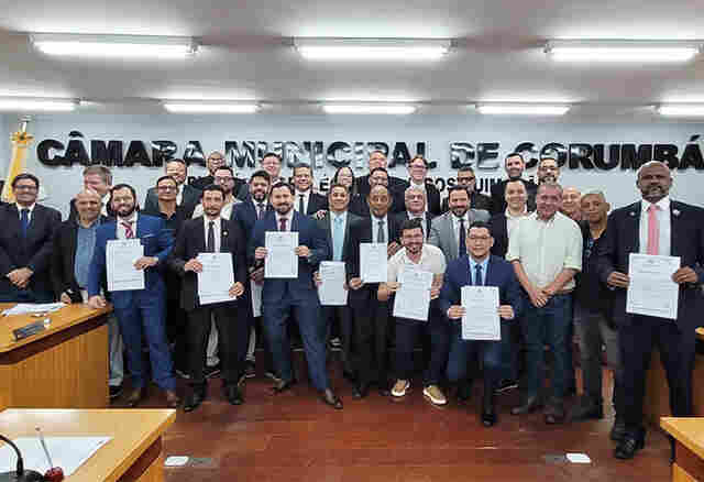 Profissionais da advocacia s&atilde;o homenageados por vereadores em Corumb&aacute;