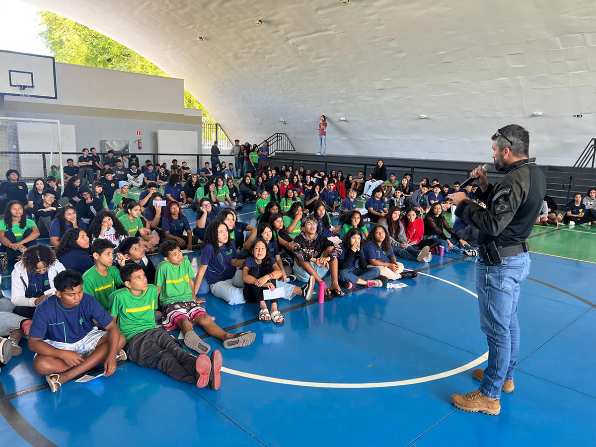 Pol&iacute;cia Civil promove palestra em escola, sobre regulamenta&ccedil;&atilde;o, penalidades e riscos do cigarro eletr&ocirc;nico em Corumb&aacute;