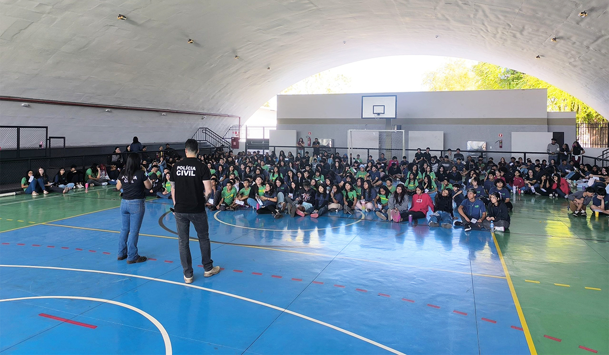 Pol&iacute;cia Civil promove palestra em escola, sobre regulamenta&ccedil;&atilde;o, penalidades e riscos do cigarro eletr&ocirc;nico em Corumb&aacute;