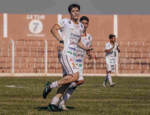 Corumbaense goleia Oper&aacute;rio e enfrenta o DAC na semifinal do Estadual Sub-15