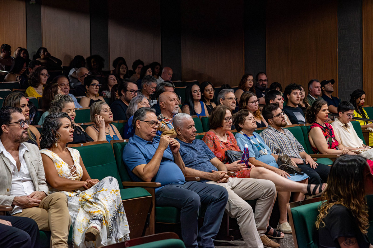Falta pouco: poetas t&ecirc;m at&eacute; 01/09 para concorrer a at&eacute; R$ 3 mil na 37&ordf; Noite da Poesia
