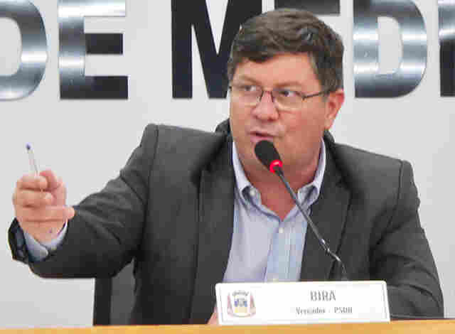 Bira solicita melhorias em pra&ccedil;a do Universit&aacute;rio para atender a comunidade