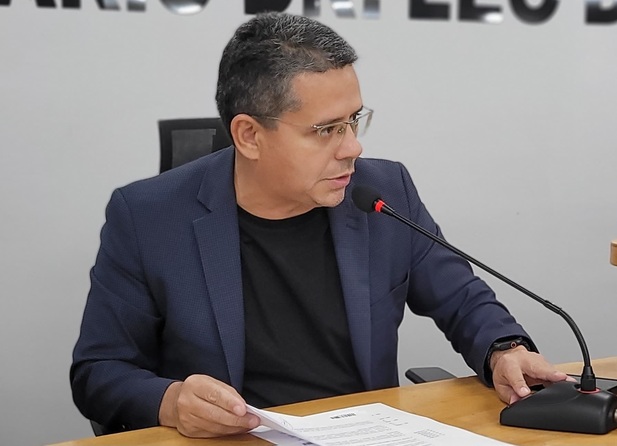 Alexandre solicita manuten&ccedil;&atilde;o de estrada transpantaneira para atender produtor rural