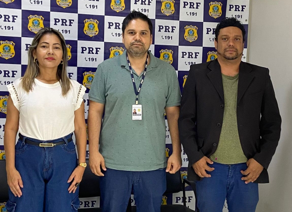Prefeitura de Lad&aacute;rio e Pol&iacute;cia Rodovi&aacute;ria Federal discutem parceria t&eacute;cnica para a&ccedil;&otilde;es municipais