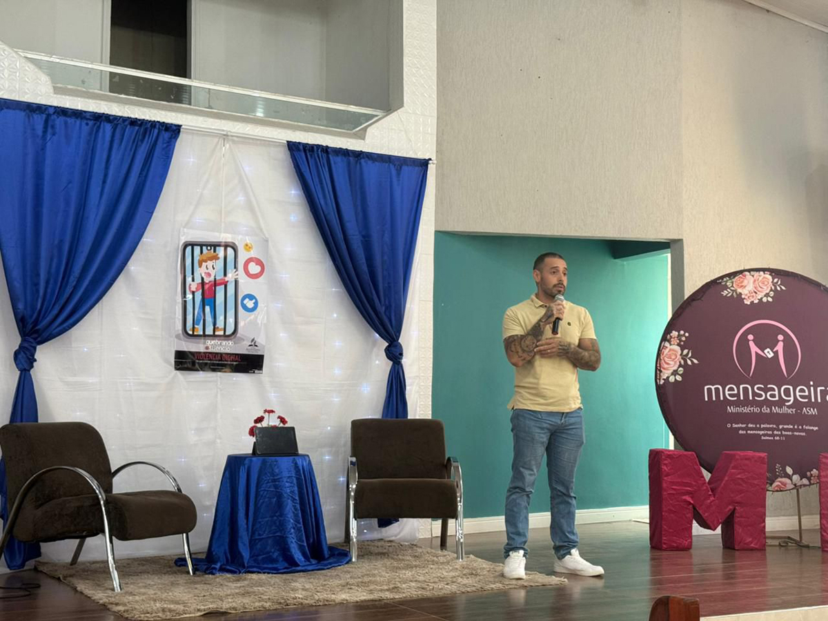 Pol&iacute;cia Civil realiza palestras em escola e igreja de Corumb&aacute; sobre bullying e crimes virtuais