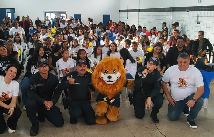 Proerd forma mais de 100 crian&ccedil;as em Lad&aacute;rio e fortalece parceria entre a Pol&iacute;cia Militar e a comunidade escolar