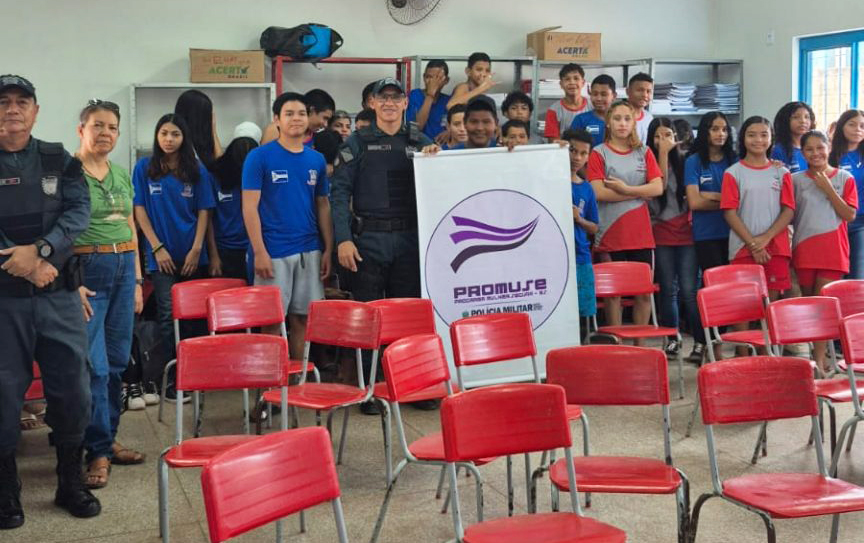 Pol&iacute;cia Militar realiza palestra educativa na Escola Nelson Mangabeira em Lad&aacute;rio