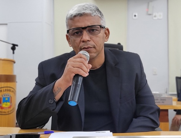 Vereador Edinaldo pede melhorias no sistema de ilumina&ccedil;&atilde;o p&uacute;blica no conjunto Guan&atilde;