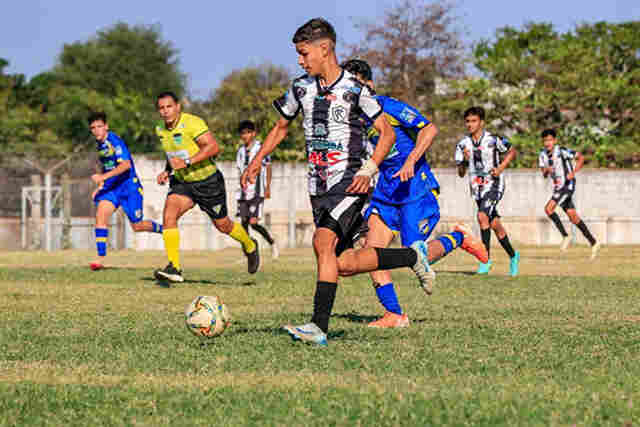 Corumbaense elimina o DAC nos p&ecirc;naltis e garante lugar na final do Estadual Sub-15