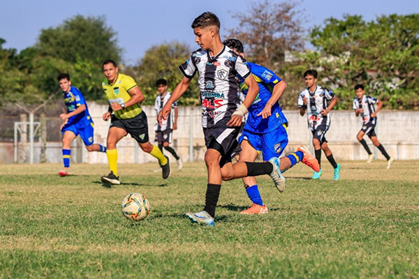 Corumbaense elimina o DAC nos p&ecirc;naltis e garante lugar na final do Estadual Sub-15